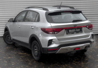 Подержанный автомобиль Kia Rio Hatchback 2021 года (7 фото)