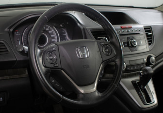 Подержанный автомобиль Honda CR-V 2014 года (16 фото)