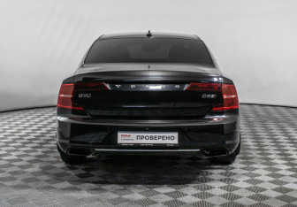 Подержанный автомобиль Volvo S90 2017 года (6 фото)