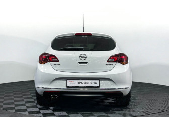 Подержанный автомобиль Opel Astra Hatchback 2014 года (6 фото)