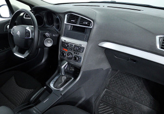 Подержанный автомобиль Citroen C4 Sedan 2019 года (6 фото)