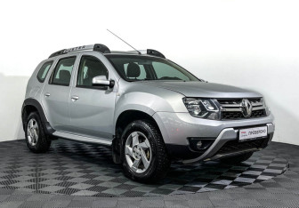 Подержанный автомобиль Renault Duster 2017 года (3 фото)