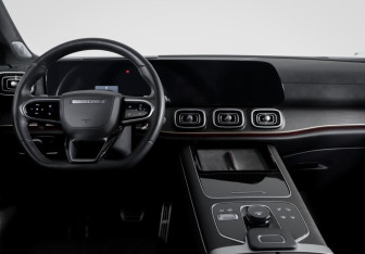 Подержанный автомобиль Jaecoo J8 2024 года (12 фото)