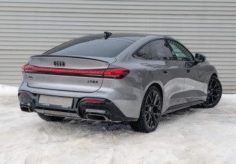 Новый Audi A5 Liftback 2025 (2 фото)