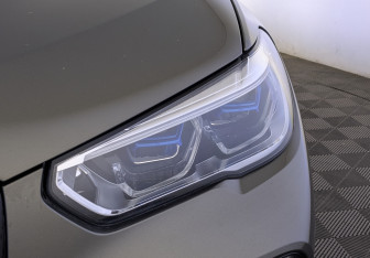 Подержанный автомобиль BMW X5 2021 года (11 фото)