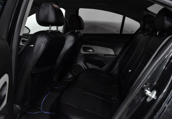 Подержанный автомобиль Chevrolet Cruze Sedan 2012 года (13 фото)