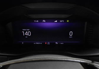 Подержанный автомобиль Skoda Karoq 2022 года (13 фото)