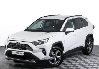 Подержанный автомобиль Toyota RAV4 2021 года (21 фото)