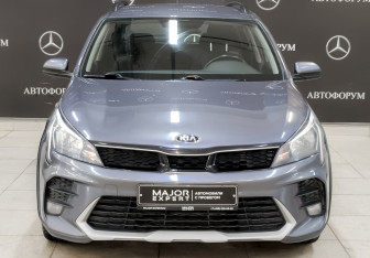 Подержанный автомобиль Kia Rio Hatchback 2021 года (2 фото)