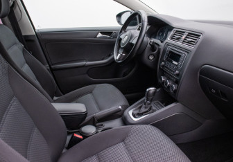 Подержанный автомобиль Volkswagen Jetta Sedan 2014 года (9 фото)