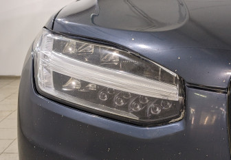 Подержанный автомобиль Volvo XC90 2018 года (11 фото)