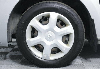 Подержанный автомобиль Renault Sandero 2014 года (5 фото)