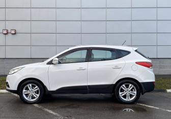 Подержанный автомобиль Hyundai ix35 2012 года (8 фото)