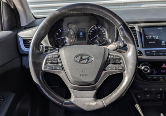 Подержанный автомобиль Hyundai Solaris Sedan 2019 года (21 фото)