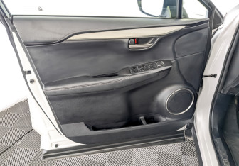 Подержанный автомобиль Lexus NX 2016 года (19 фото)