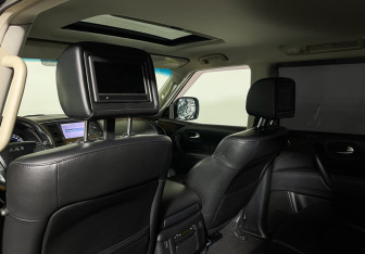 Подержанный автомобиль Infiniti QX80 2014 года (17 фото)