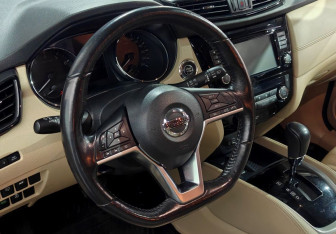 Подержанный автомобиль Nissan X-Trail 2020 года (12 фото)