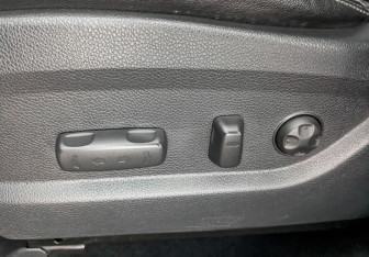 Подержанный автомобиль Hyundai Santa Fe 2012 года (29 фото)