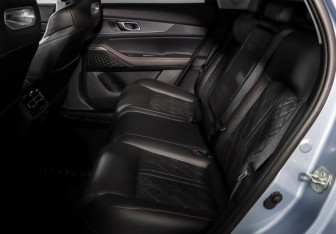 Подержанный автомобиль Changan UNI-K 2024 года (10 фото)