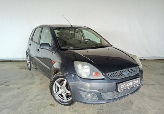 Подержанный автомобиль Ford Fiesta Hatchback 2008 года (3 фото)