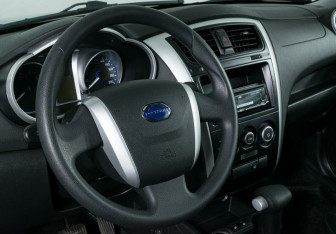 Подержанный автомобиль Datsun mi-DO 2015 года (9 фото)