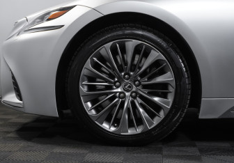 Подержанный автомобиль Lexus LS 2018 года (29 фото)