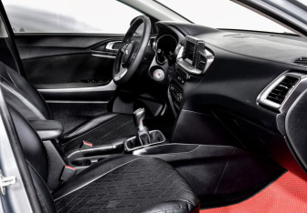 Подержанный автомобиль Kia Ceed Wagon 2019 года (10 фото)