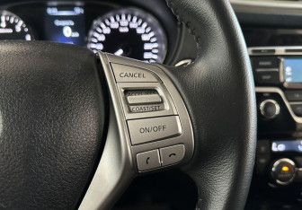 Подержанный автомобиль Nissan X-Trail 2016 года (18 фото)