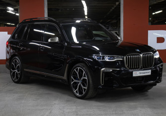 Подержанный автомобиль BMW X7 2019 года (3 фото)
