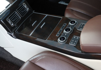 Подержанный автомобиль Land Rover Range Rover 2016 года (16 фото)
