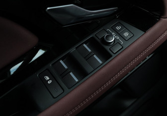 Подержанный автомобиль Land Rover Range Rover Evoque 2024 года (30 фото)