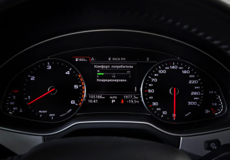 Подержанный автомобиль Audi Q7 2018 года (15 фото)