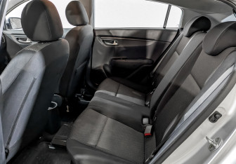 Подержанный автомобиль Kia Rio Hatchback 2021 года (11 фото)