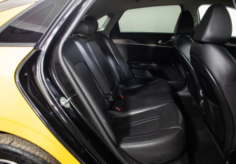 Подержанный автомобиль Kia K5 2020 года (9 фото)