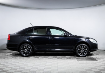 Подержанный автомобиль Skoda Octavia Liftback 2012 года (4 фото)