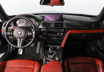 Подержанный автомобиль BMW M4 Coupe 2020 года (10 фото)
