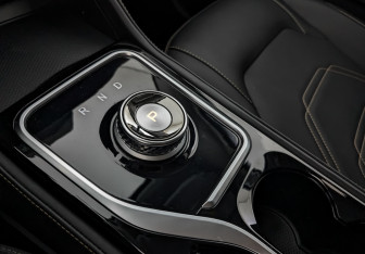 Подержанный автомобиль Москвич 3е 2023 года (25 фото)