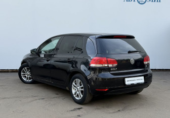 Подержанный автомобиль Volkswagen Golf Hatchback 2011 года (7 фото)