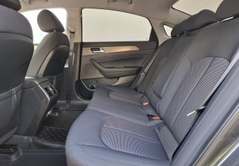 Подержанный автомобиль Hyundai Sonata 2018 года (11 фото)