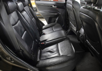 Подержанный автомобиль Kia Sorento 2012 года (12 фото)