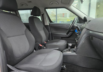 Подержанный автомобиль Skoda Yeti 2011 года (10 фото)