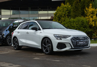 Подержанный автомобиль Audi A3 Hatchback 2020 года (2 фото)