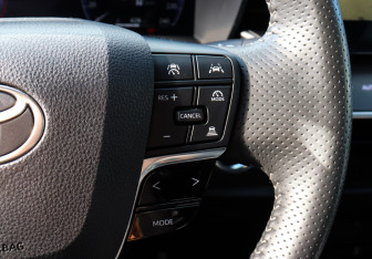 Подержанный автомобиль Toyota Camry Sedan 2024 года (12 фото)