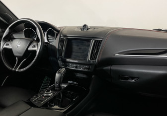 Подержанный автомобиль Maserati Levante 2019 года (9 фото)