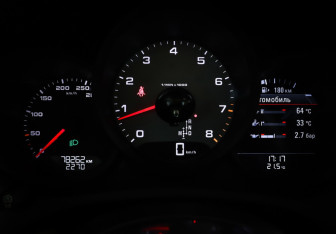 Подержанный автомобиль Porsche Macan 2015 года (16 фото)