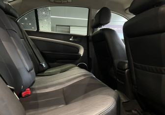 Подержанный автомобиль Chevrolet Epica 2008 года (11 фото)
