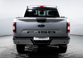 Подержанный автомобиль Ford F-150 2019 года (6 фото)