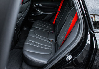 Подержанный автомобиль BMW X5 M 2021 года (12 фото)
