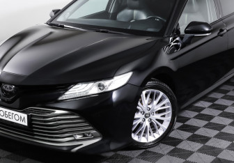 Подержанный автомобиль Toyota Camry Sedan 2018 года (24 фото)
