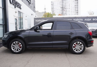 Подержанный автомобиль Audi Q5 2012 года (8 фото)